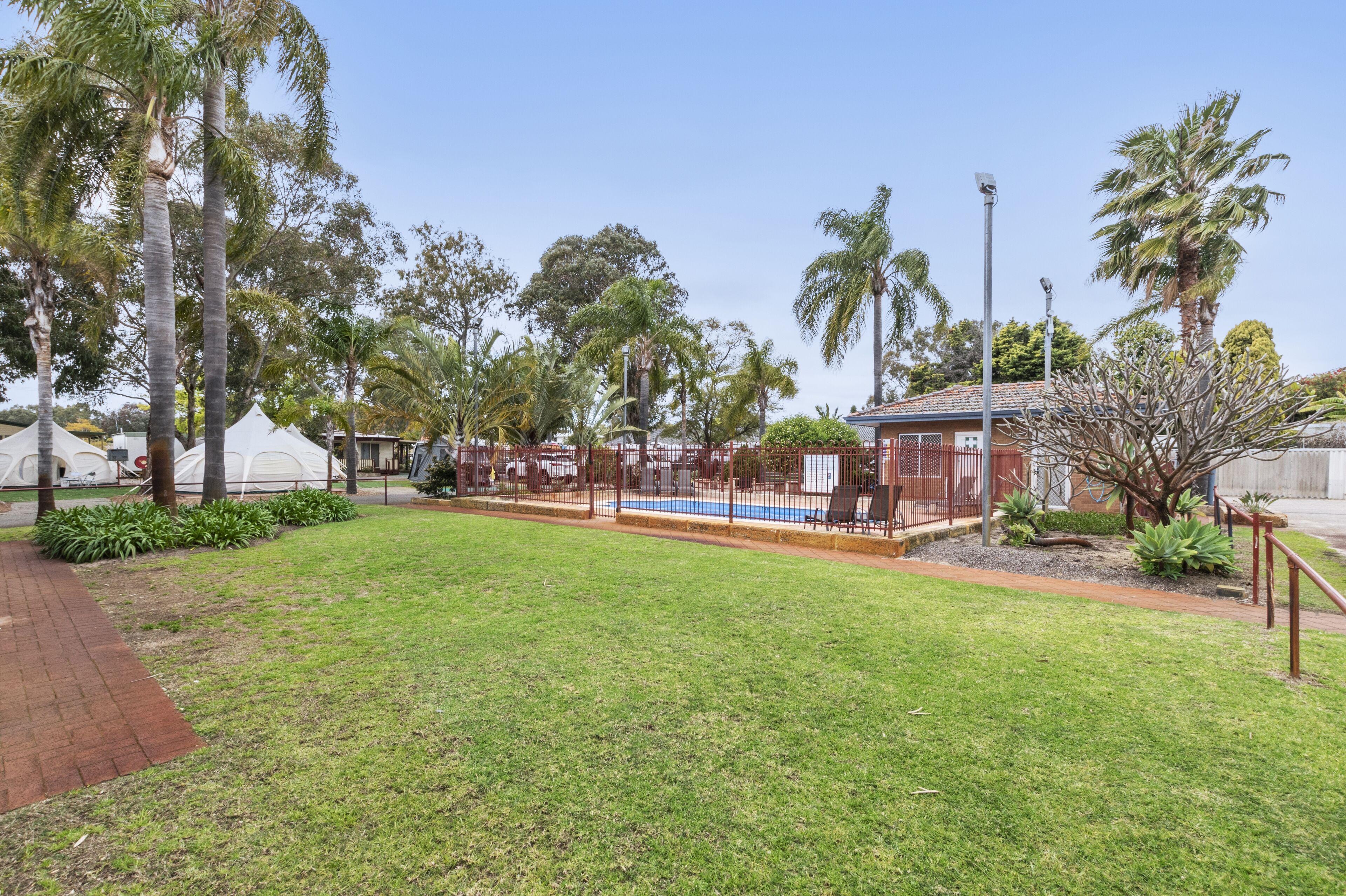 Central Caravan Park — Photos 3